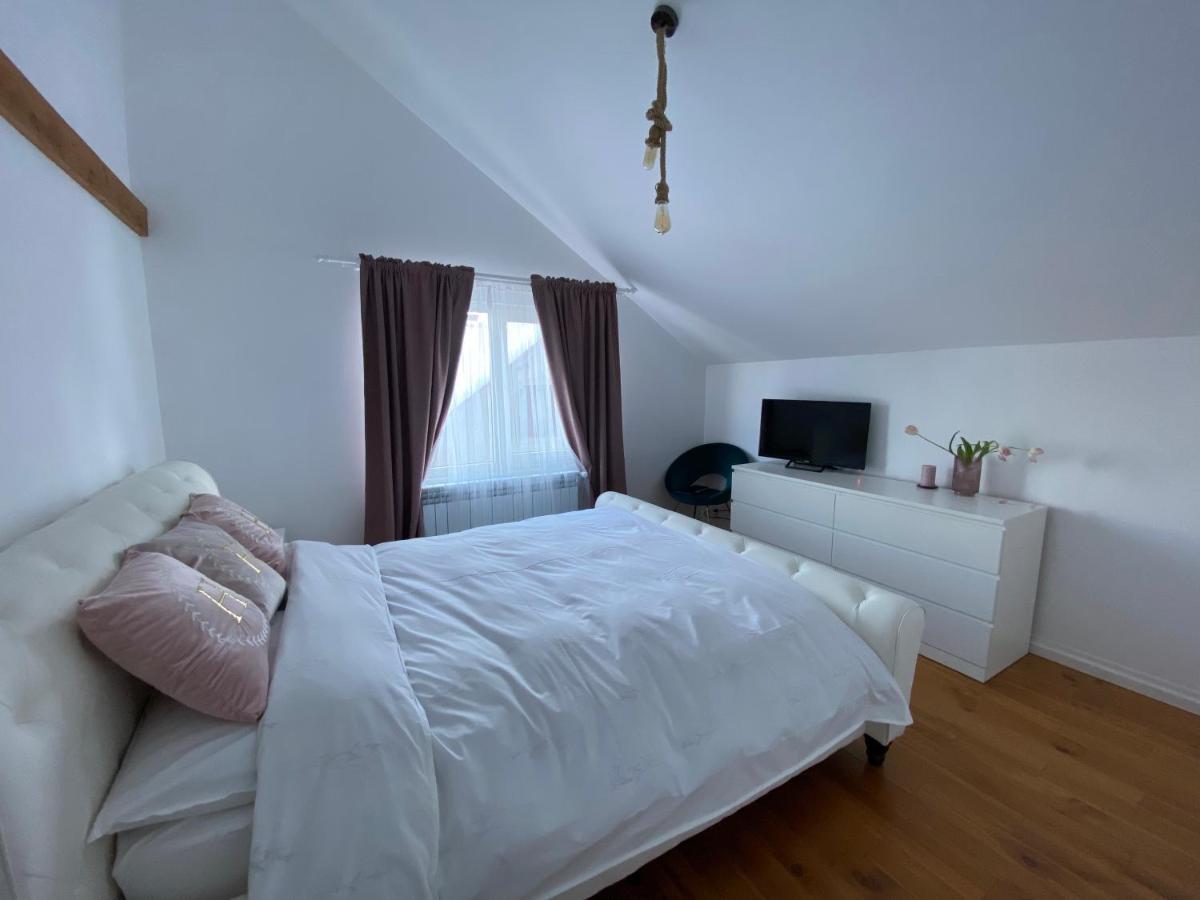 Attic 33 Apartment Campulung Moldovenesc Exterior photo